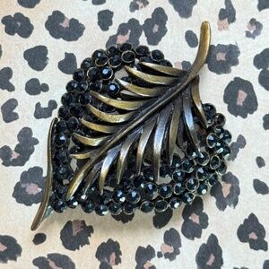 VINTAGE KARU Leaf Brooch Bronze Black Rhinestones MCM 3" x 2"